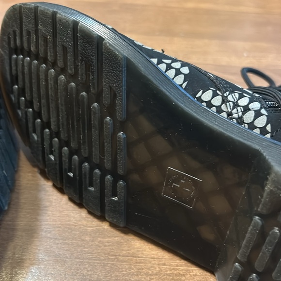 Dr. Martens Delaney Glow in the dark boots size 5 - Picture 7 of 8